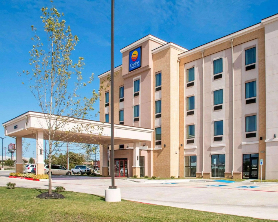 photo 1 of Comfort Inn & Suites San Marcos near Outlet Mall