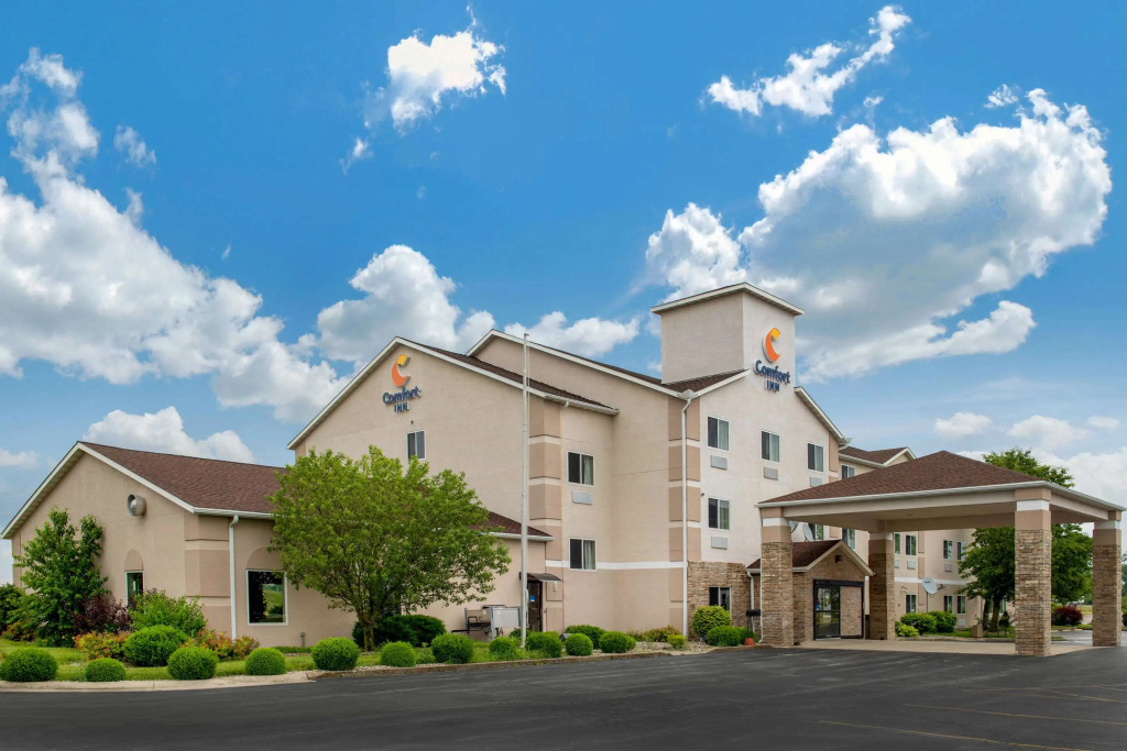 photo 1 of Comfort Inn Warren I-69