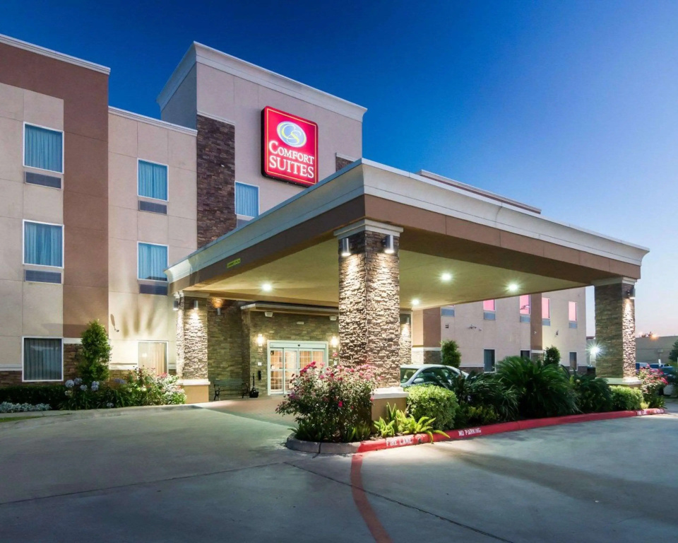 photo 1 of Comfort Suites at Katy Mills