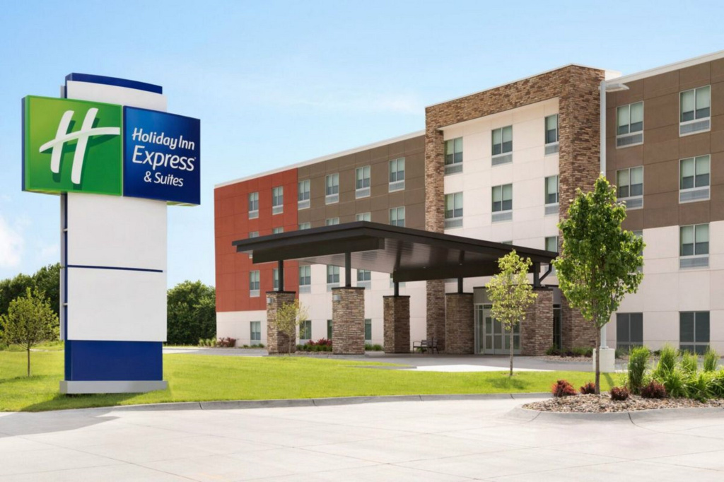photo 1 of Comfort Suites Cincinnati Airport