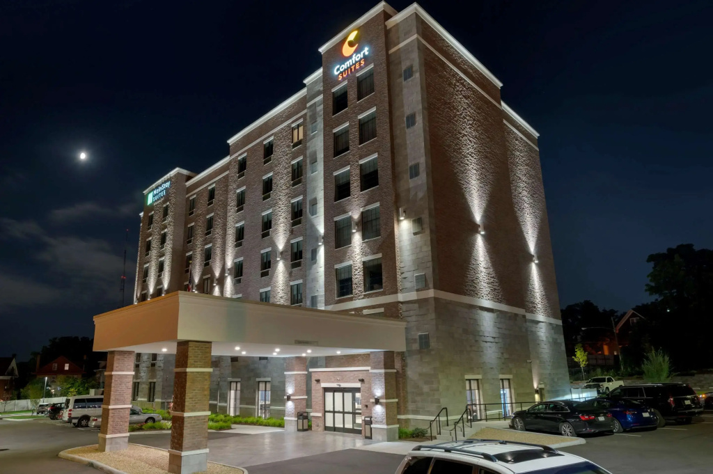 photo 1 of Comfort Suites Cincinnati University - Downtown