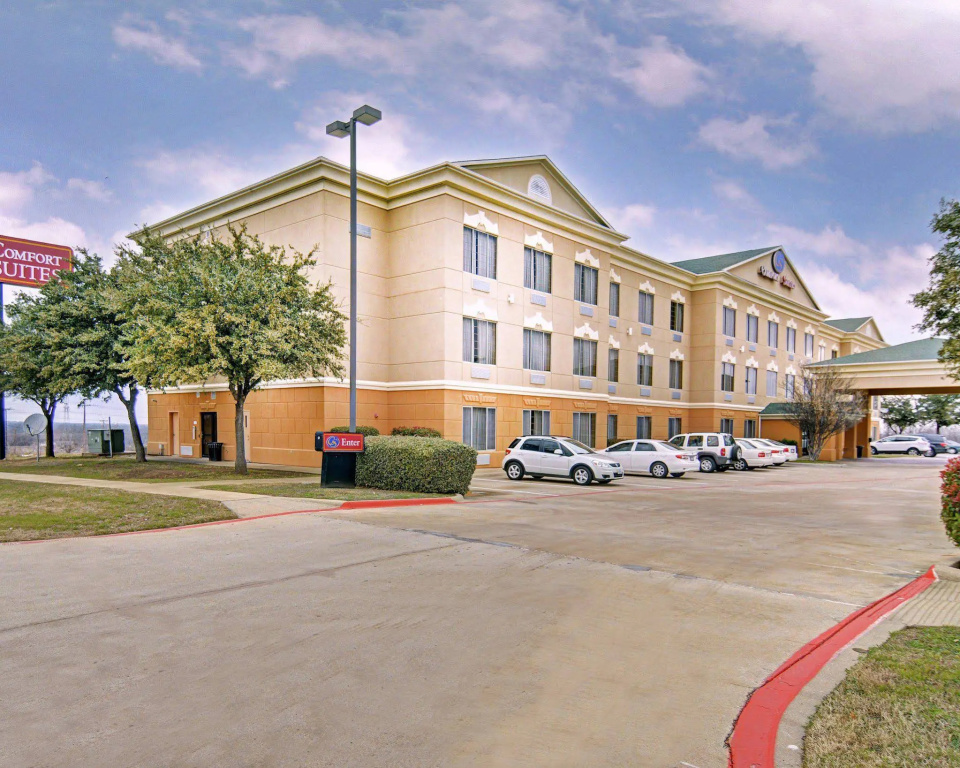 photo 1 of Comfort Suites Roanoke - Fort Worth North