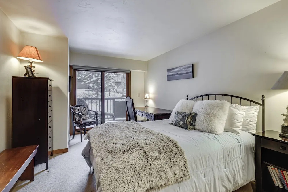 photo 1 of Condo Near Golf Club ~ 2 Mi to Vail Ski Resort!