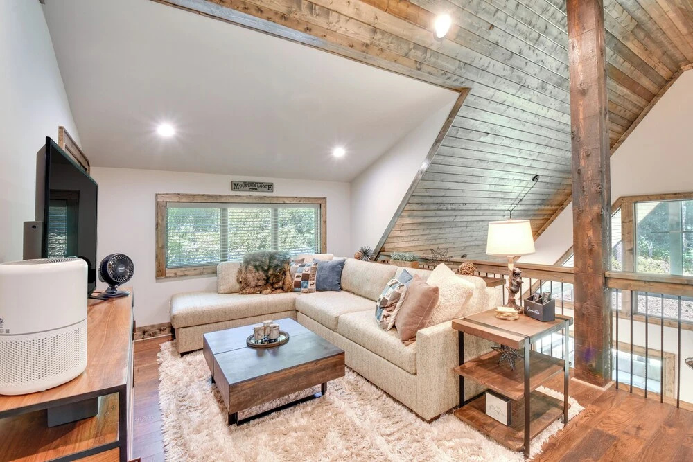 photo 1 of Screened Porch + Yard: Mountain Home By Hiking!