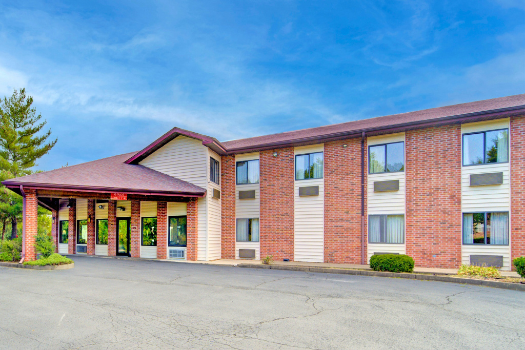 photo 1 of Capital O Amerihost Inn and Suites Fulton Hwy 54 MO