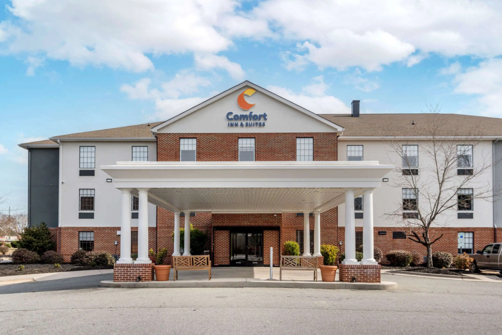 photo 1 of Comfort Inn & Suites Lexington South