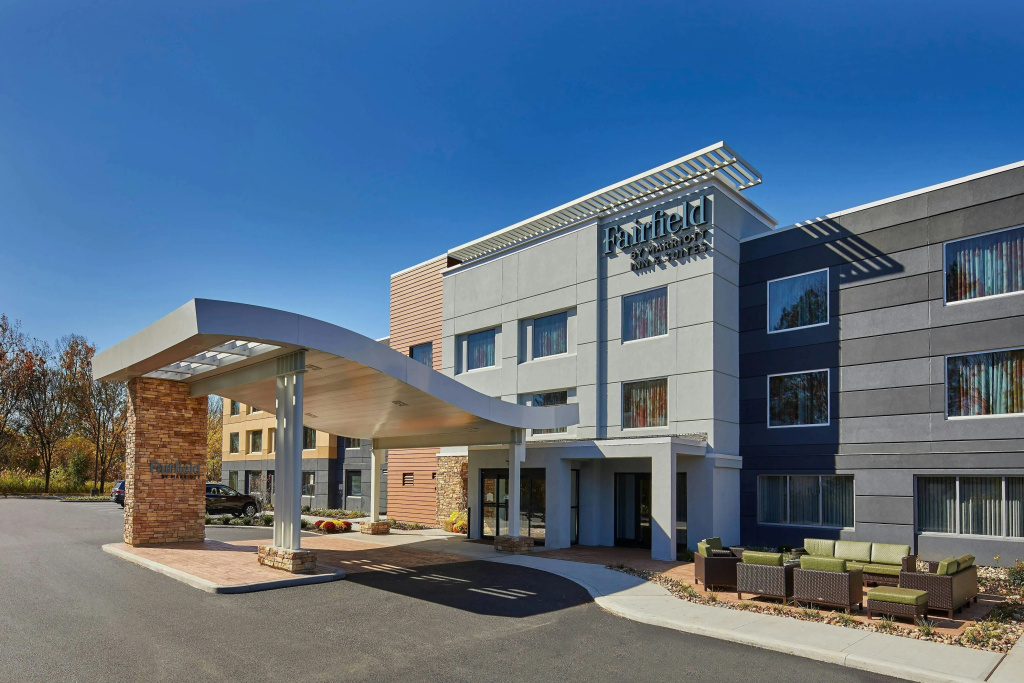 photo 1 of Fairfield Inn & Suites by Marriott Albany Airport