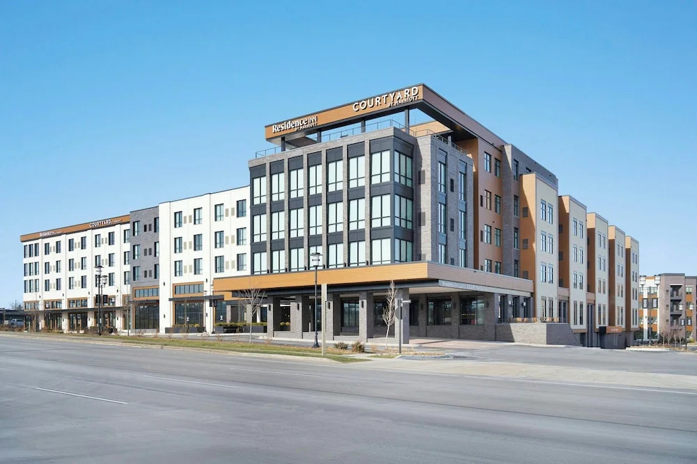 photo 1 of Courtyard by Marriott Milwaukee Brookfield at Poplar Creek