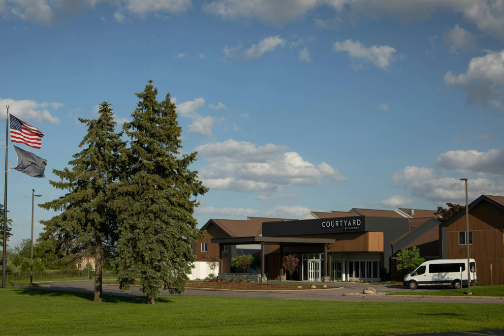 photo 1 of Courtyard by Marriott Lansing