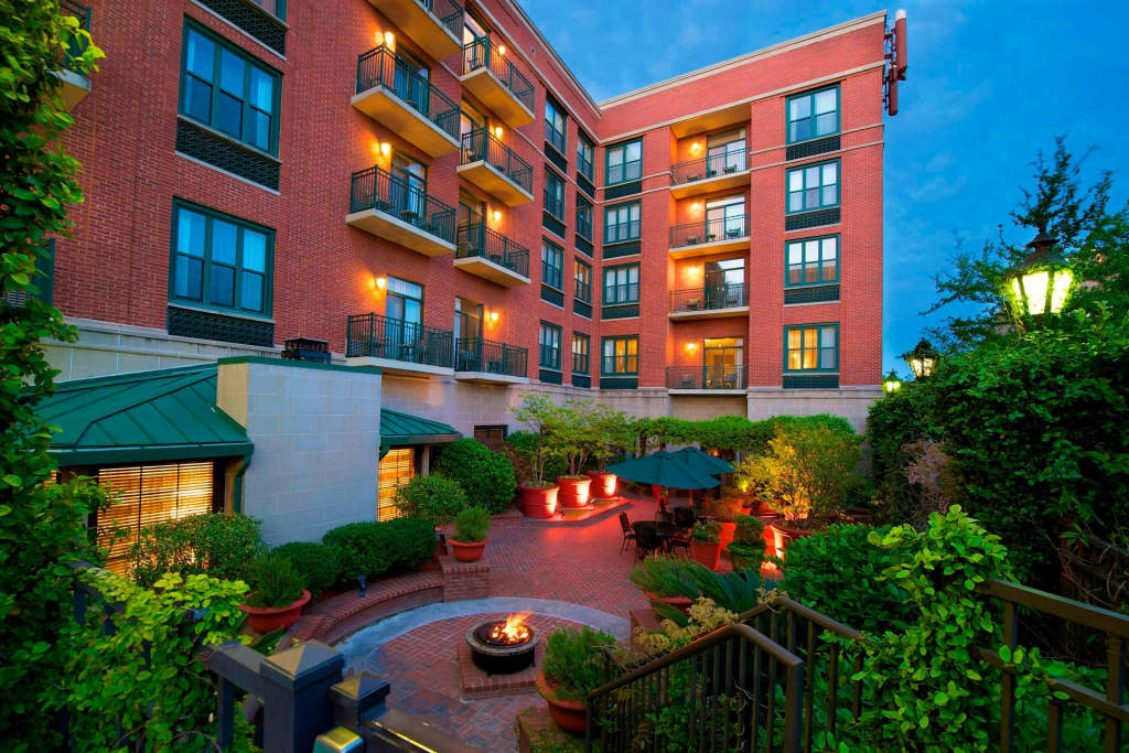 photo 1 of Courtyard by Marriott Savannah Downtown/Historic District