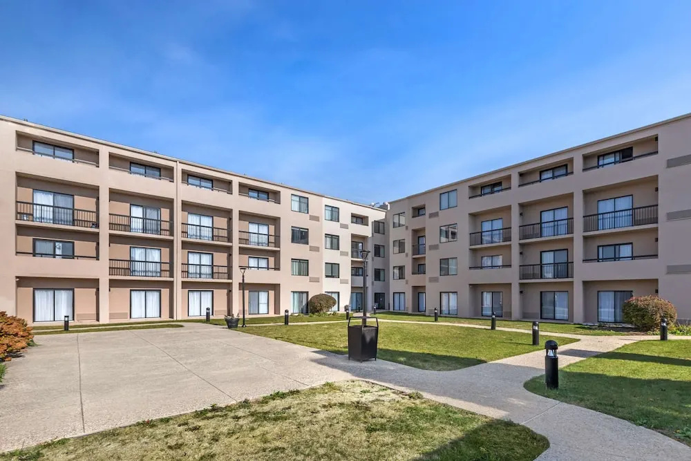 photo 1 of Courtyard Chicago Arlington Heights North