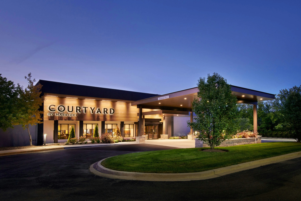 photo 1 of Courtyard by Marriott Chicago Highland Park/Northbrook