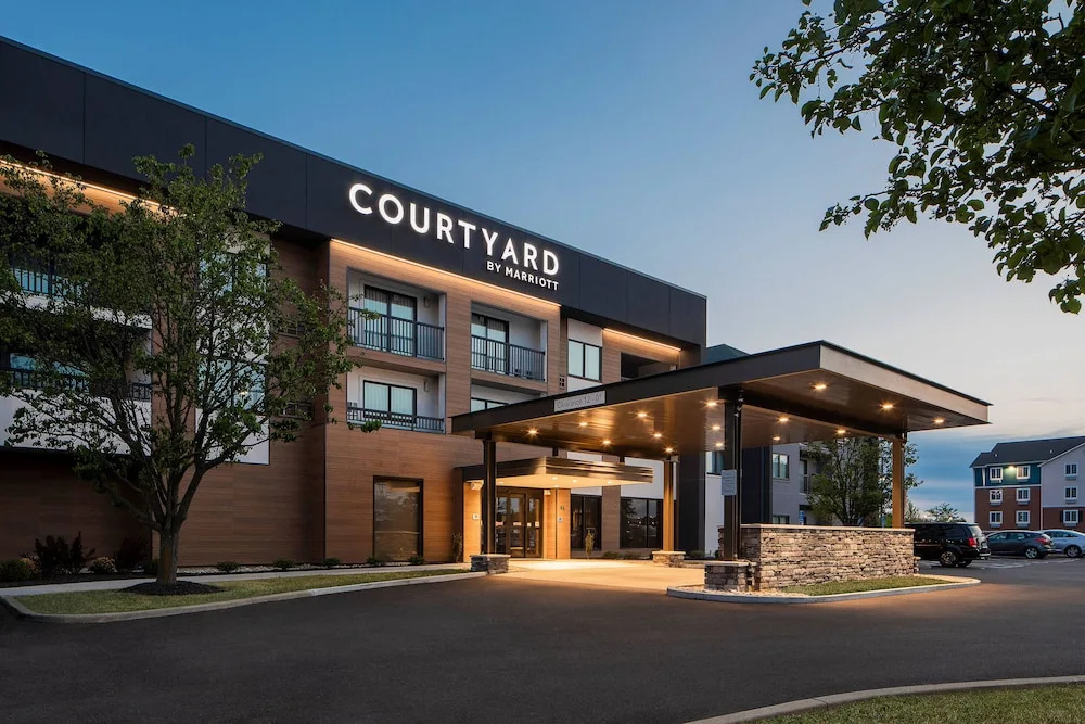 photo 1 of Courtyard Cincinnati Airport South/Florence