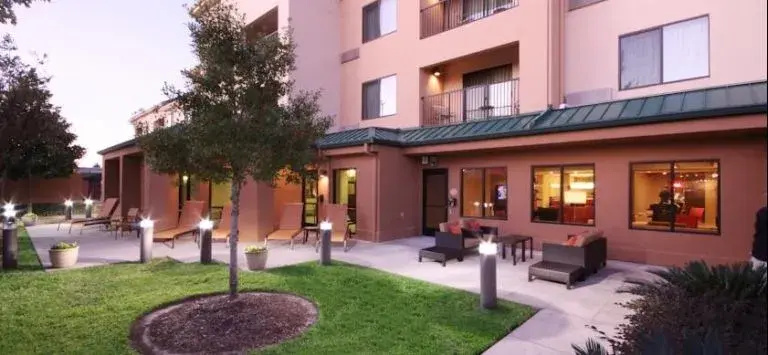 photo 1 of Courtyard Houston Intercontine