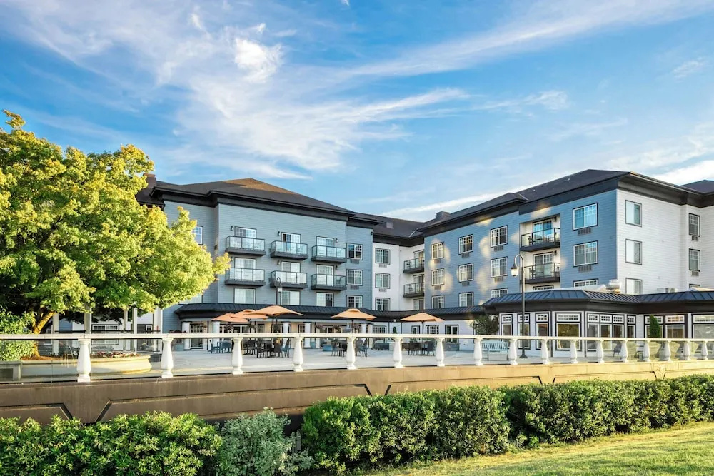 photo 1 of Courtyard Portland North