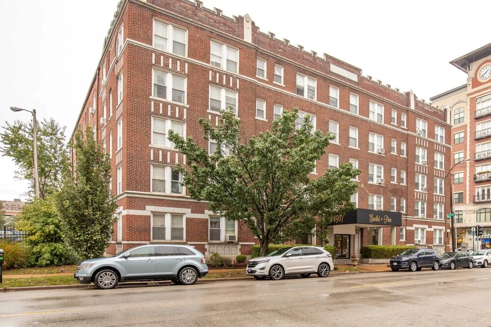 photo 1 of Cozy CWE Apts near BJC by Zencity