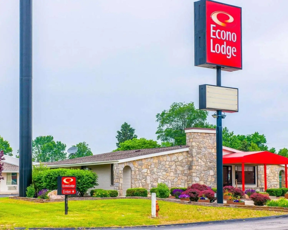 photo 1 of Cozy Garden Inn By OYO Hwy 40 Richmond