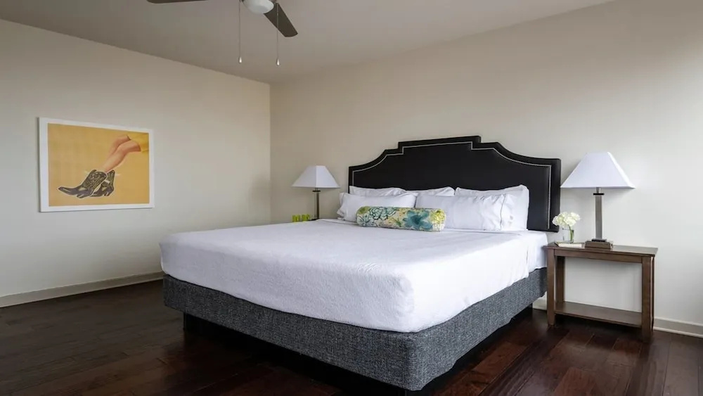 photo 1 of 18th FL Stylish CozySuites w/ roof pool, gym #1