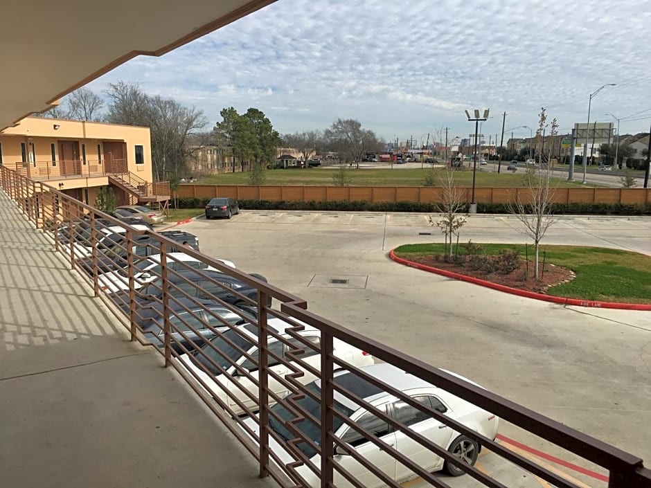 photo 1 of Crystal Inn