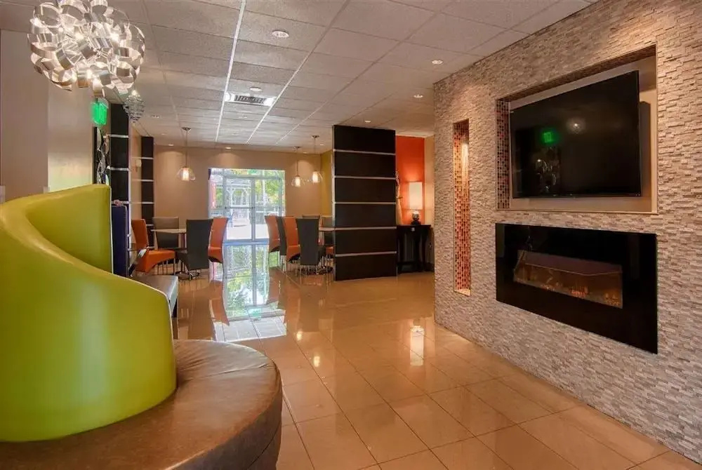 photo 1 of Days Inn And Suites Bonita Springs North Naples (ex. Best Western)