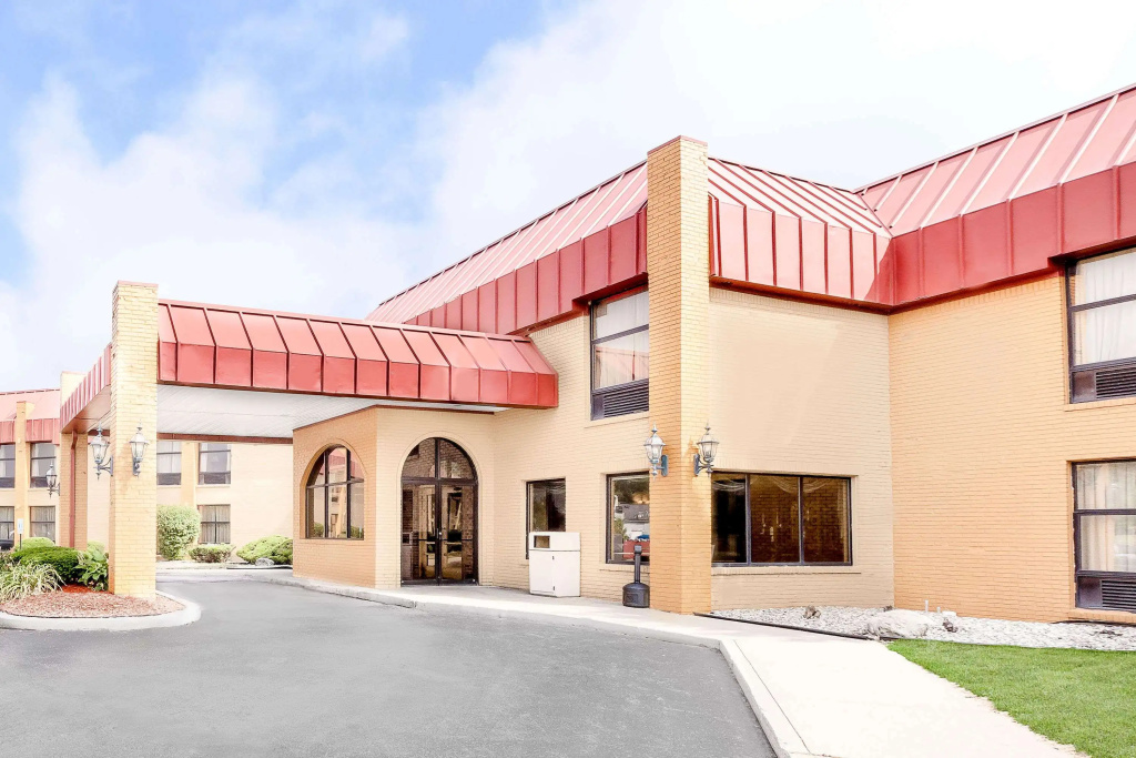photo 1 of Days Inn & Suites by Wyndham Kalamazoo