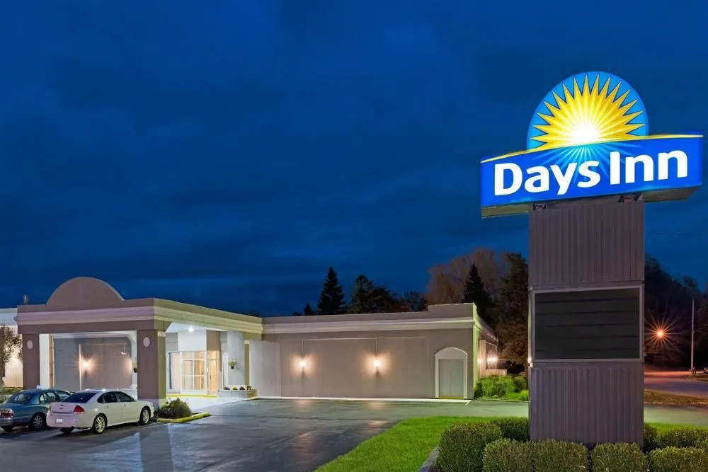 photo 1 of Days Inn Batavia Darien Lake Theme Park