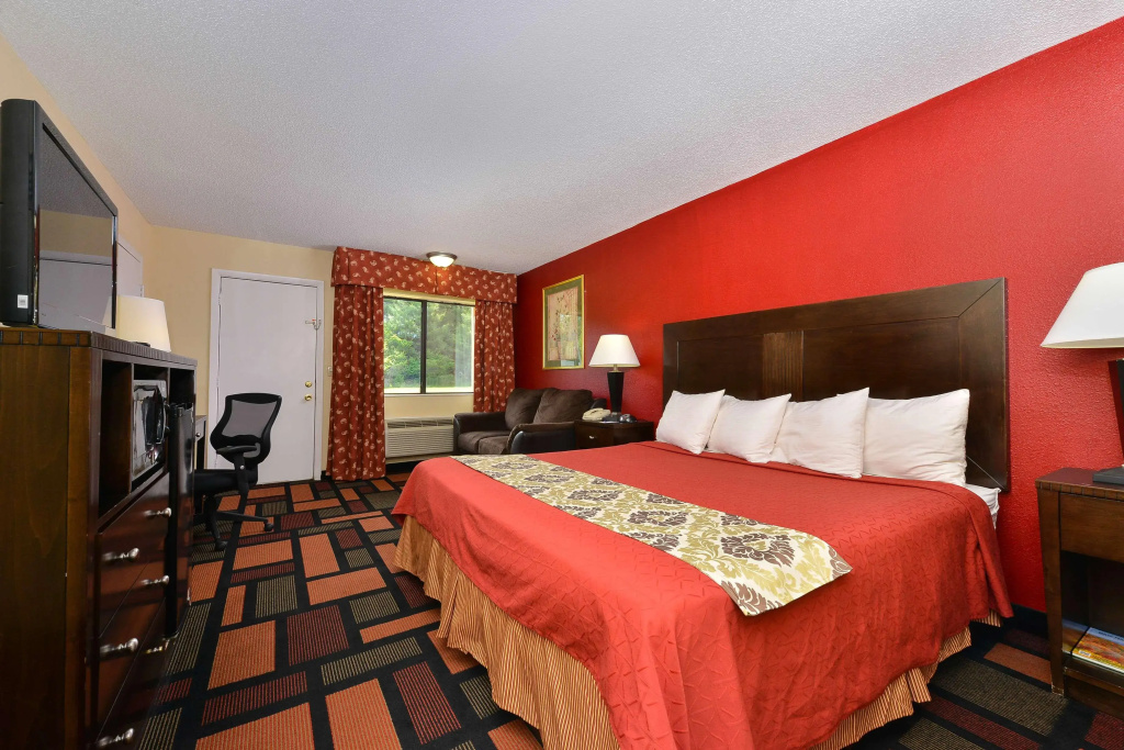 photo 1 of Americas Best Value Inn Canton, NC