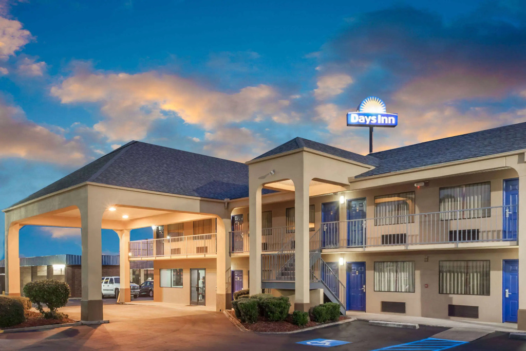 photo 1 of Days Inn by Wyndham Clinton