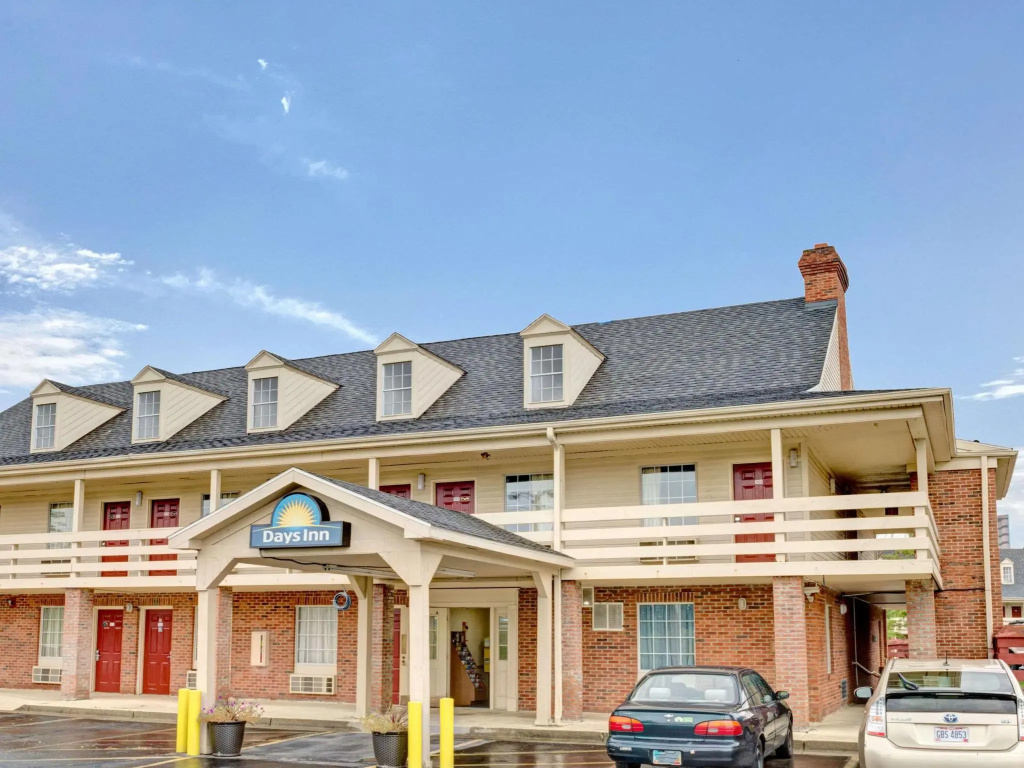 photo 1 of Motel 6 - Dayton, OH
