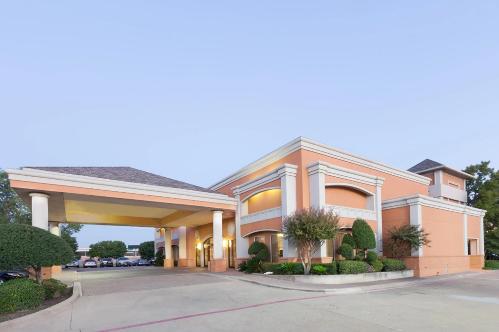 photo 1 of SureStay by Best Western Irving Grapevine DFW North