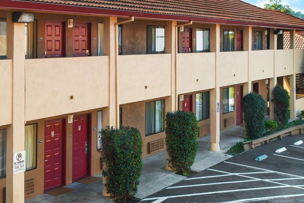 photo 1 of Days Inn Pinole Berkeley