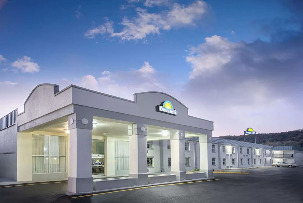 photo 1 of Days Inn Roanoke Near I-81