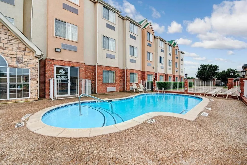 photo 1 of Days Inn & Suites Plano Medical Center/Dallas