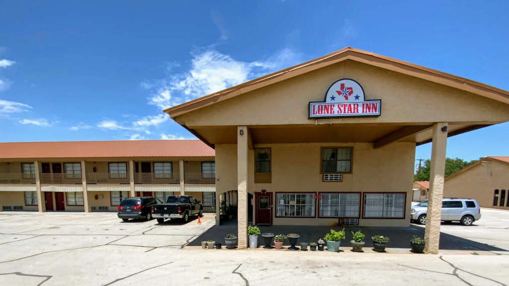 photo 1 of Days Inn by Wyndham Vernon Texas