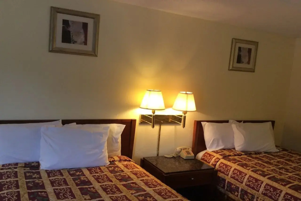 photo 1 of Days Inn by Wyndham York Alabama