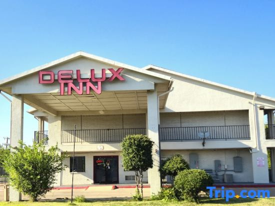 photo 1 of Delux Inn Motel