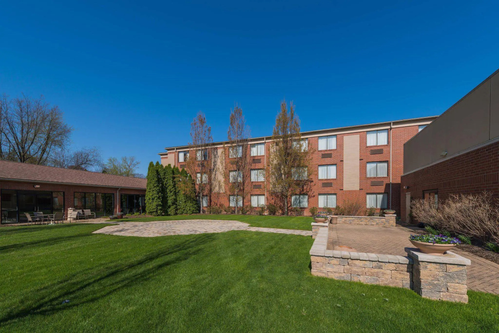 photo 1 of Holiday Inn Express Akron NW - Fairlawn by IHG