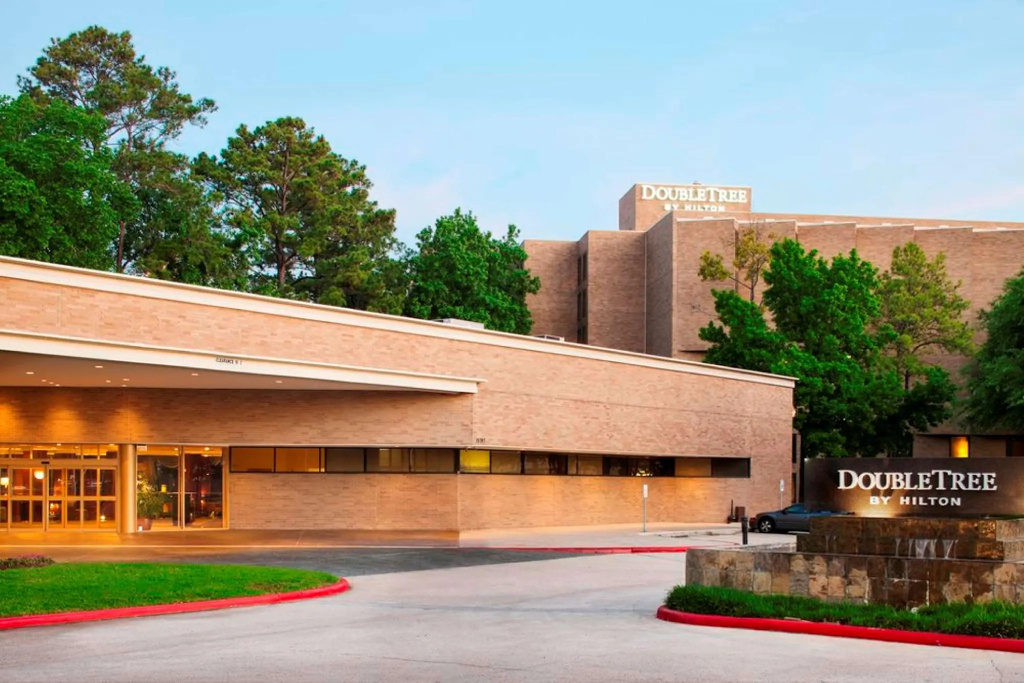 photo 1 of DoubleTree by Hilton Houston Intercontinental Airport