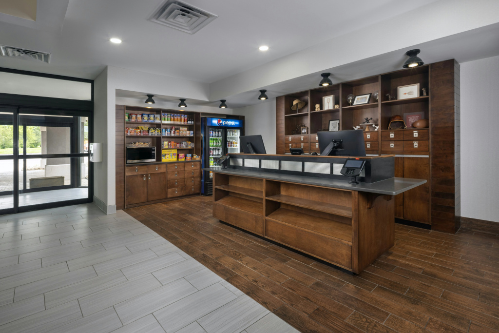 photo 1 of DoubleTree by Hilton Kansas City Airport