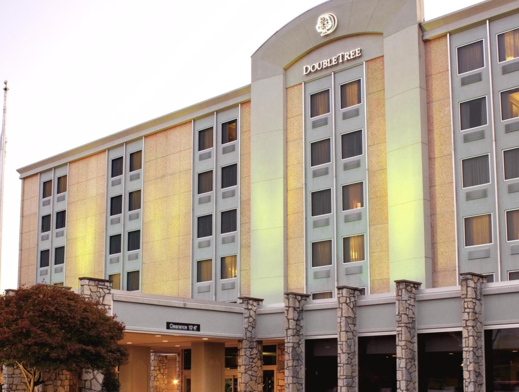photo 1 of DoubleTree by Hilton Pittsburgh Airport