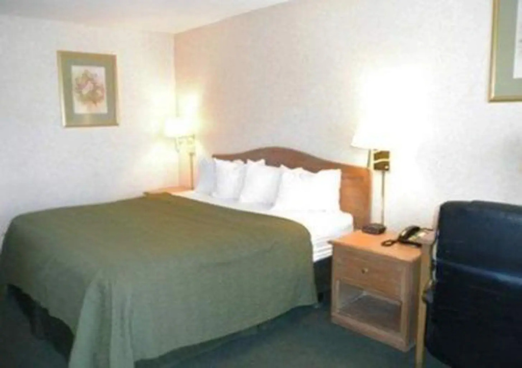 photo 1 of Econo Lodge