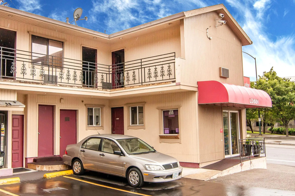 photo 1 of Broadway Inn