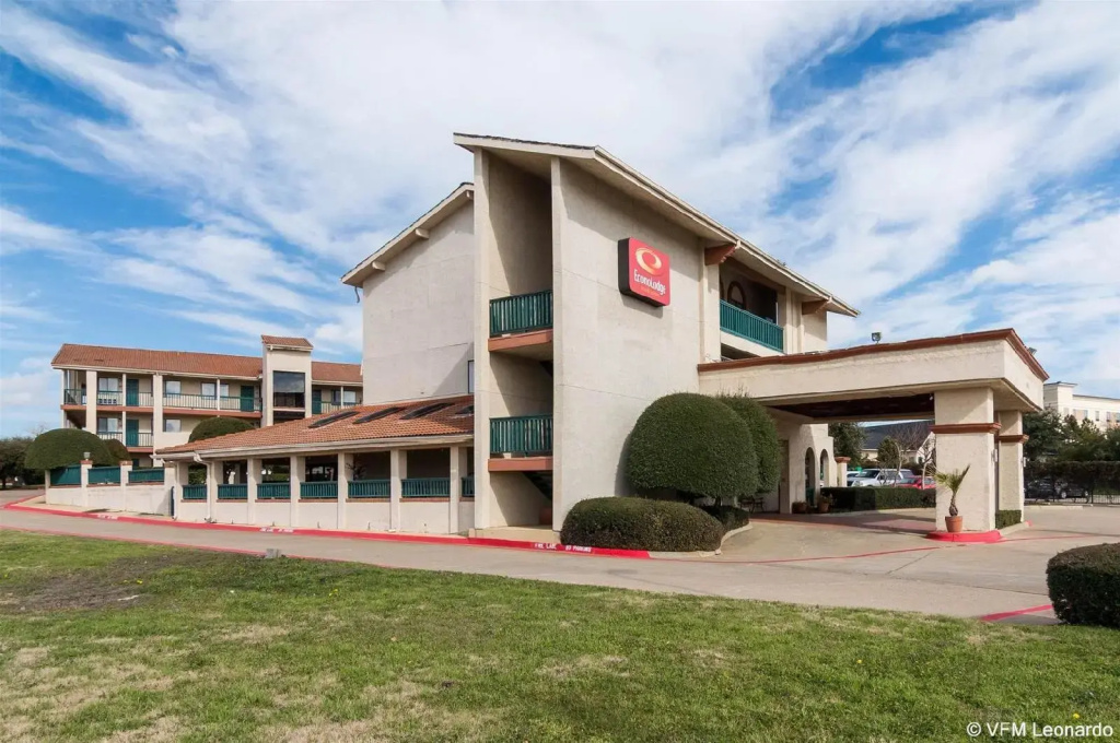 photo 1 of Econo Lodge Inn Suites Six Flags
