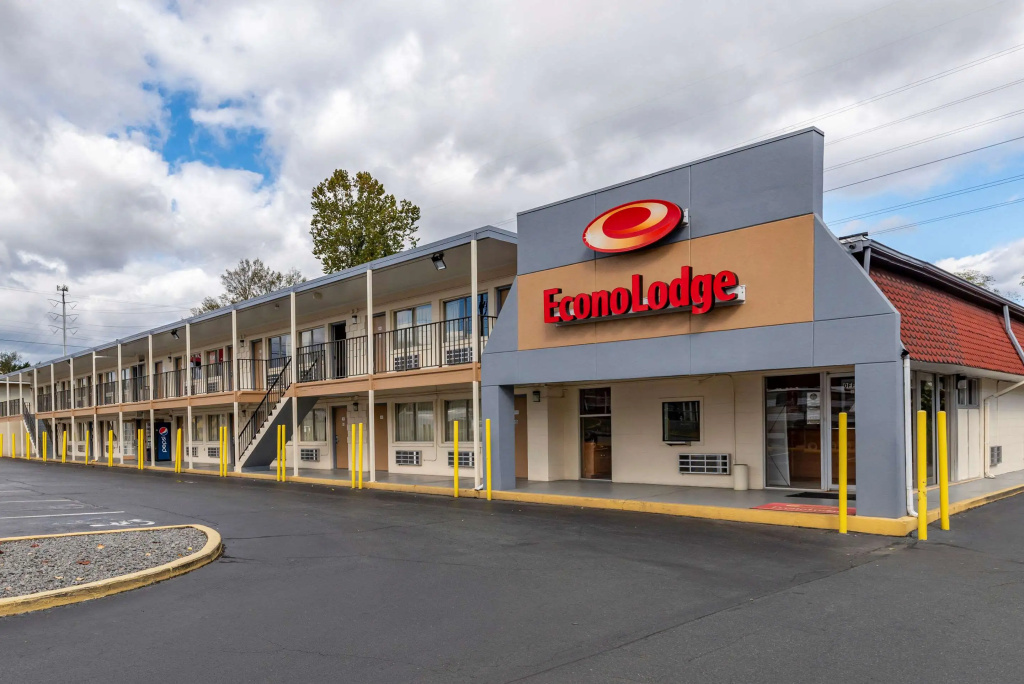 photo 1 of Econo Lodge Charlottesville North - University Area
