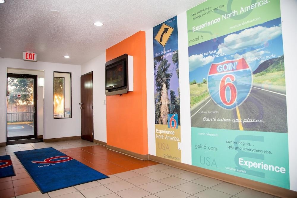 photo 1 of Econo Lodge