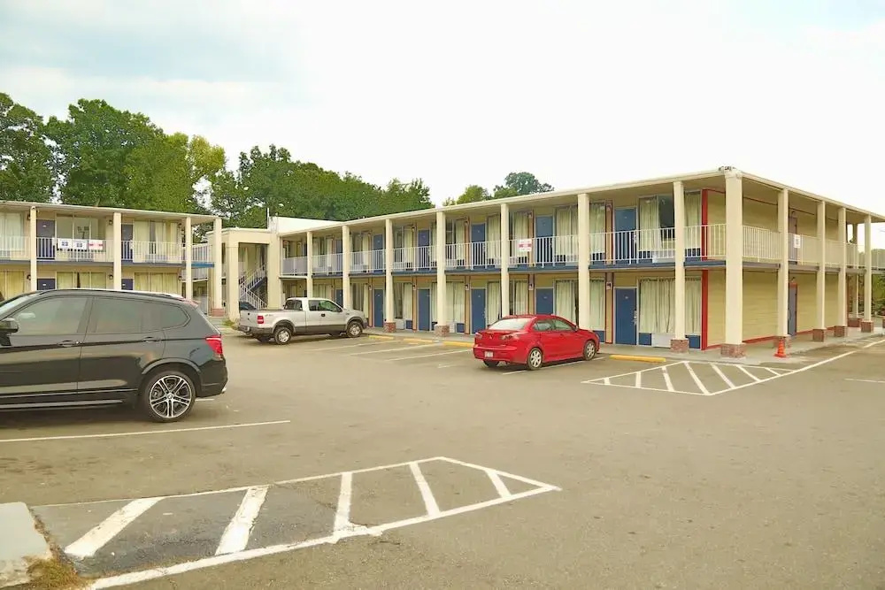 photo 1 of Economy Inn Hotel