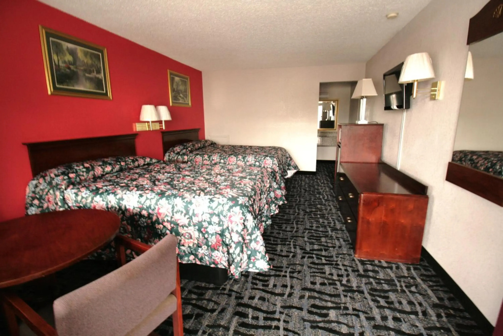 photo 1 of Economy Inn
