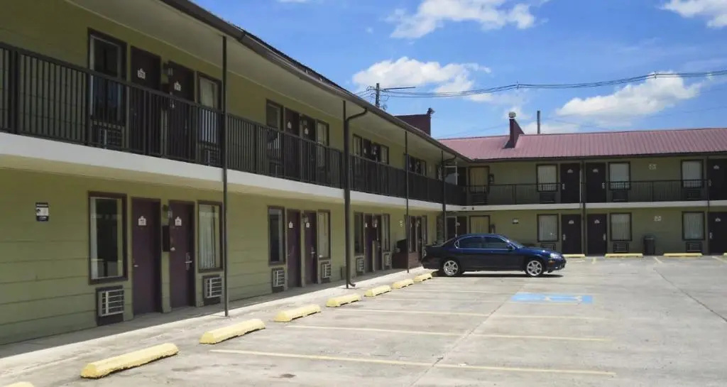 photo 1 of Economy Inn