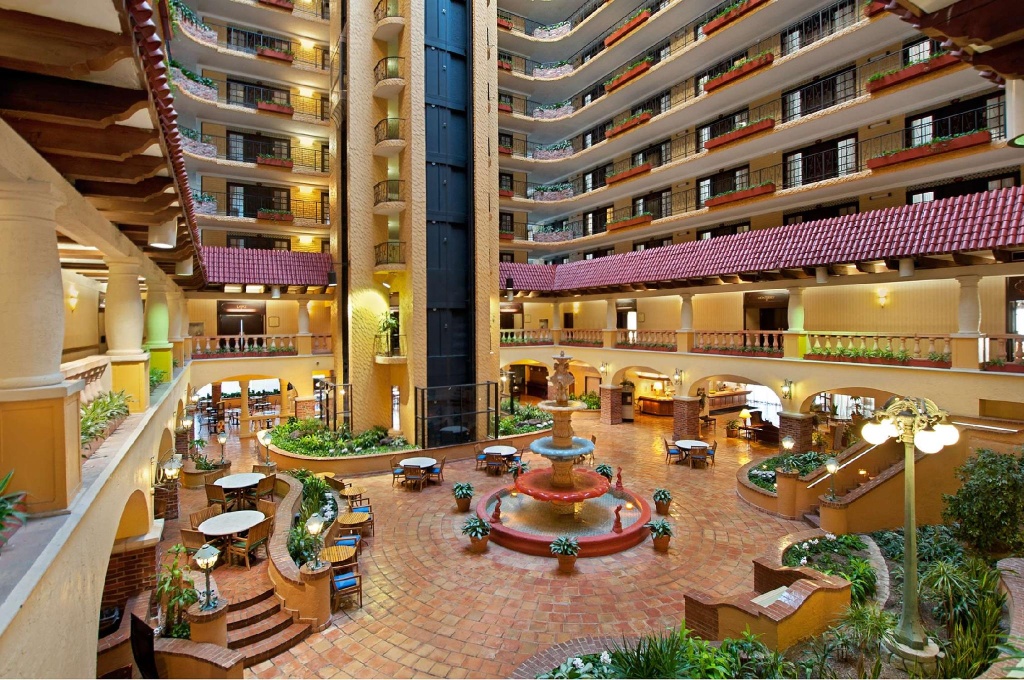 photo 1 of Embassy Suites Kansas City Plaza