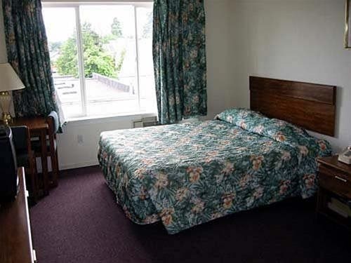 photo 1 of Everspring Inn
